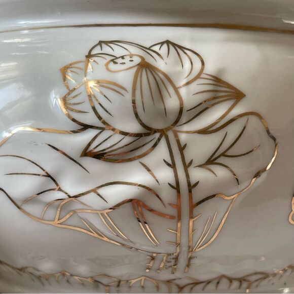 Small White and Gold lotus flower water Lily Ceramic pot planter or for Incense - Picture 15 of 16